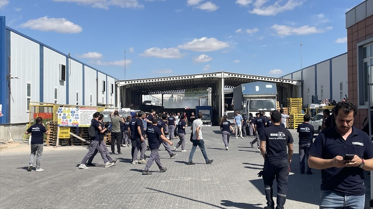 Eskişehir'deki Fabrikada Yangın Kontrol Altına Alındı