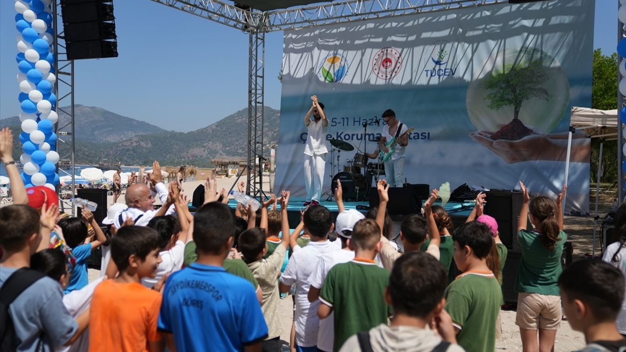 Fethiye'de Deniz Dibi ve Kumsal Temizliği Etkinliği
