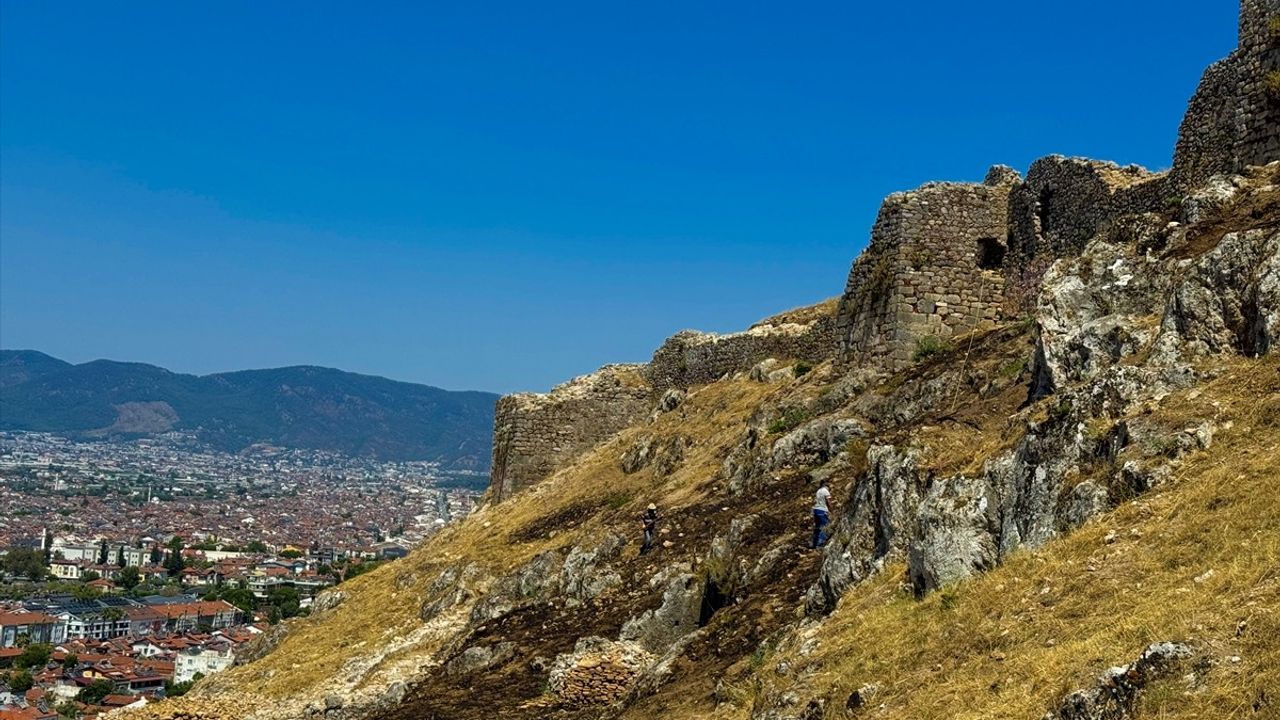Fethiye Kalesi Kazı Alanındaki Yangın Söndürüldü