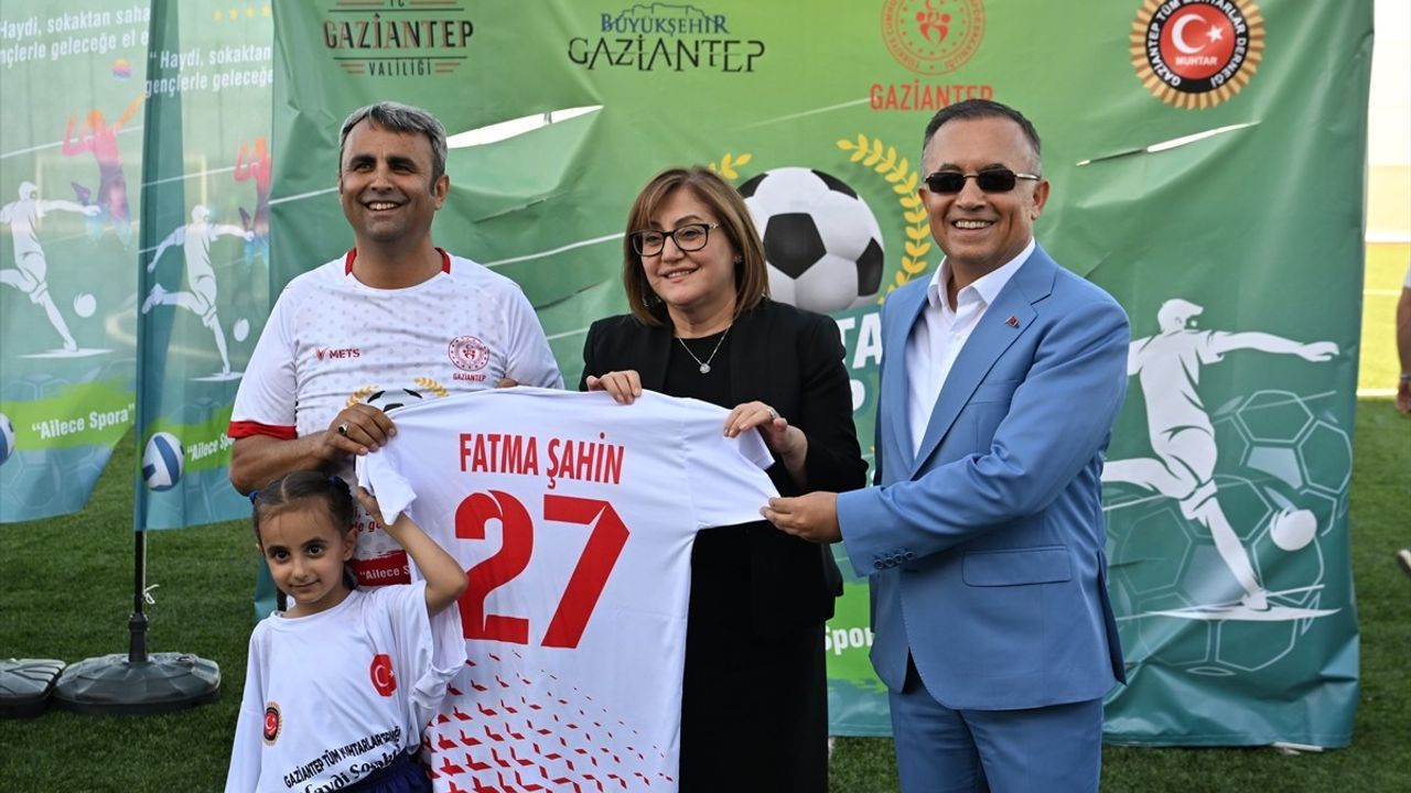 Gaziantep'te Mahalleler Arası Futbol Turnuvası Start Aldı