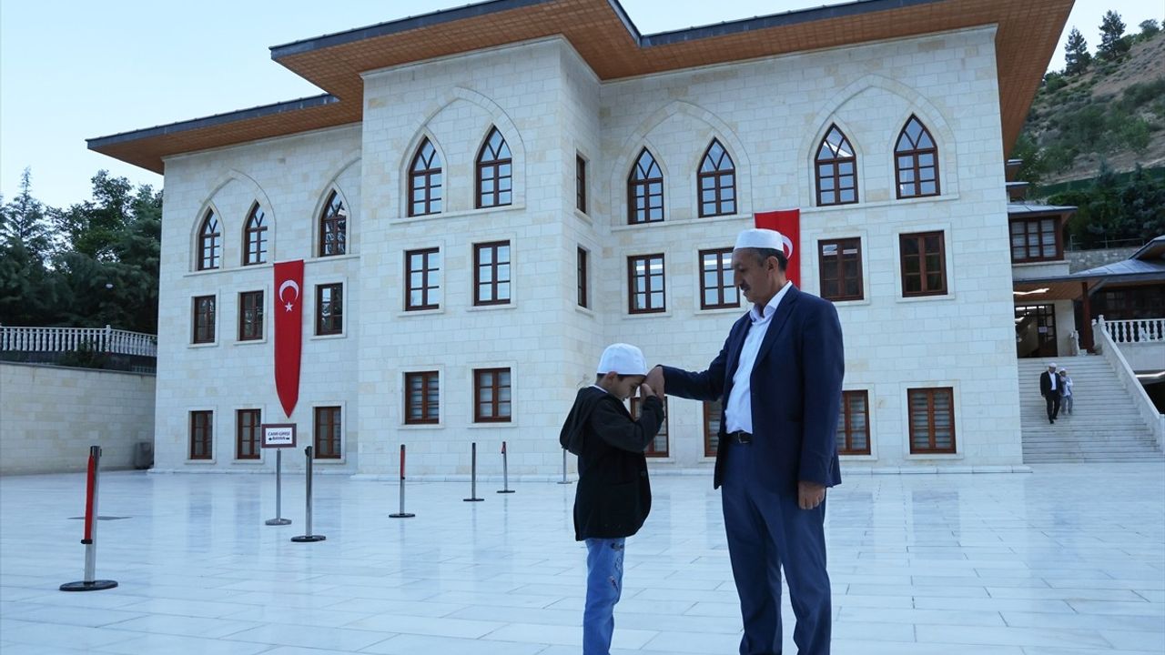 Gaziantep ve Çevresinde Kurban Bayramı Namazları Coşkuyla Kılındı
