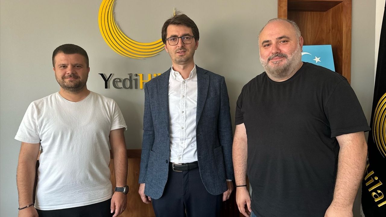 Gazze Direnişini Sahneye Taşıyan 'Bir Taşın Hafızası' Oyunu AKM'de