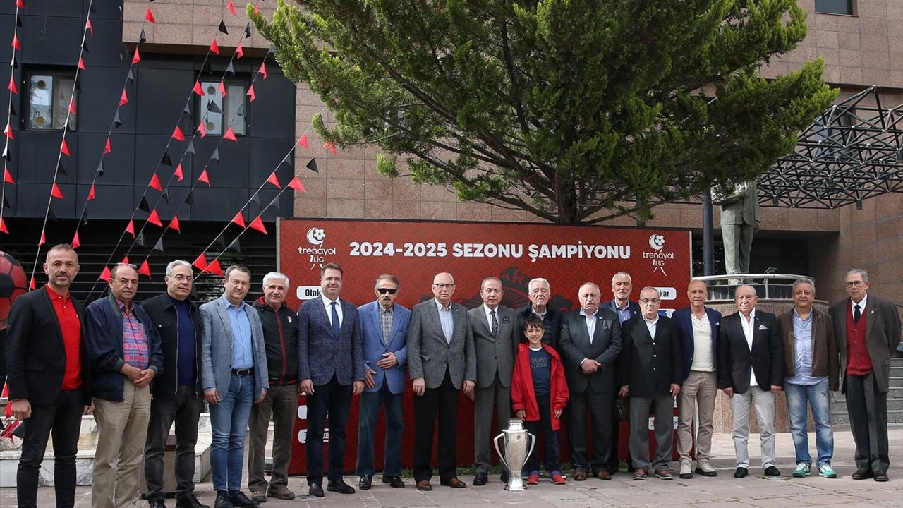 Gençlerbirliği Divan Kurulu Yeni Üyeleriyle İlk Toplantısını Gerçekleştirdi