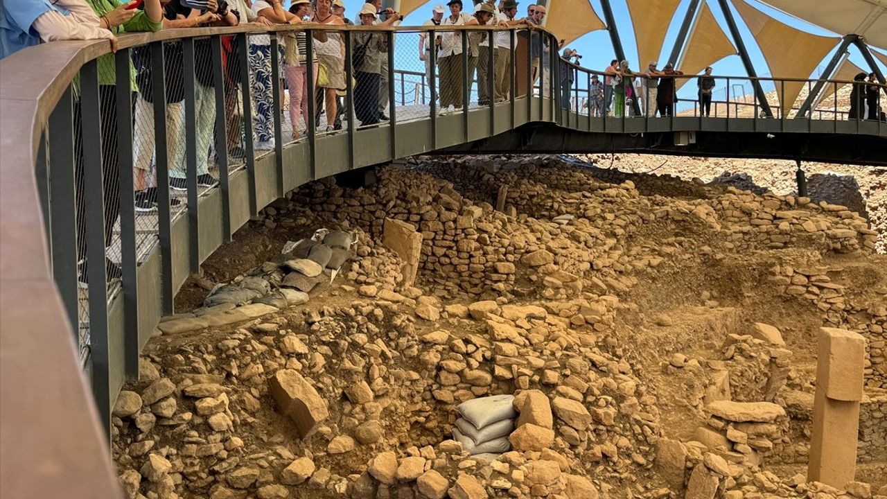Göbeklitepe'de Ziyaretçi Yoğunluğu: Tarihin Sıfır Noktası İlgi Odağı