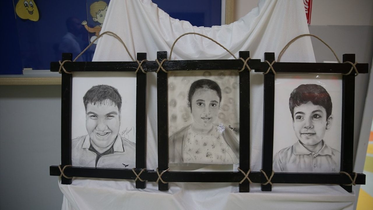 Gönüllü Ressamlar Adıyaman'da Özel Çocuklara Umut Oldu