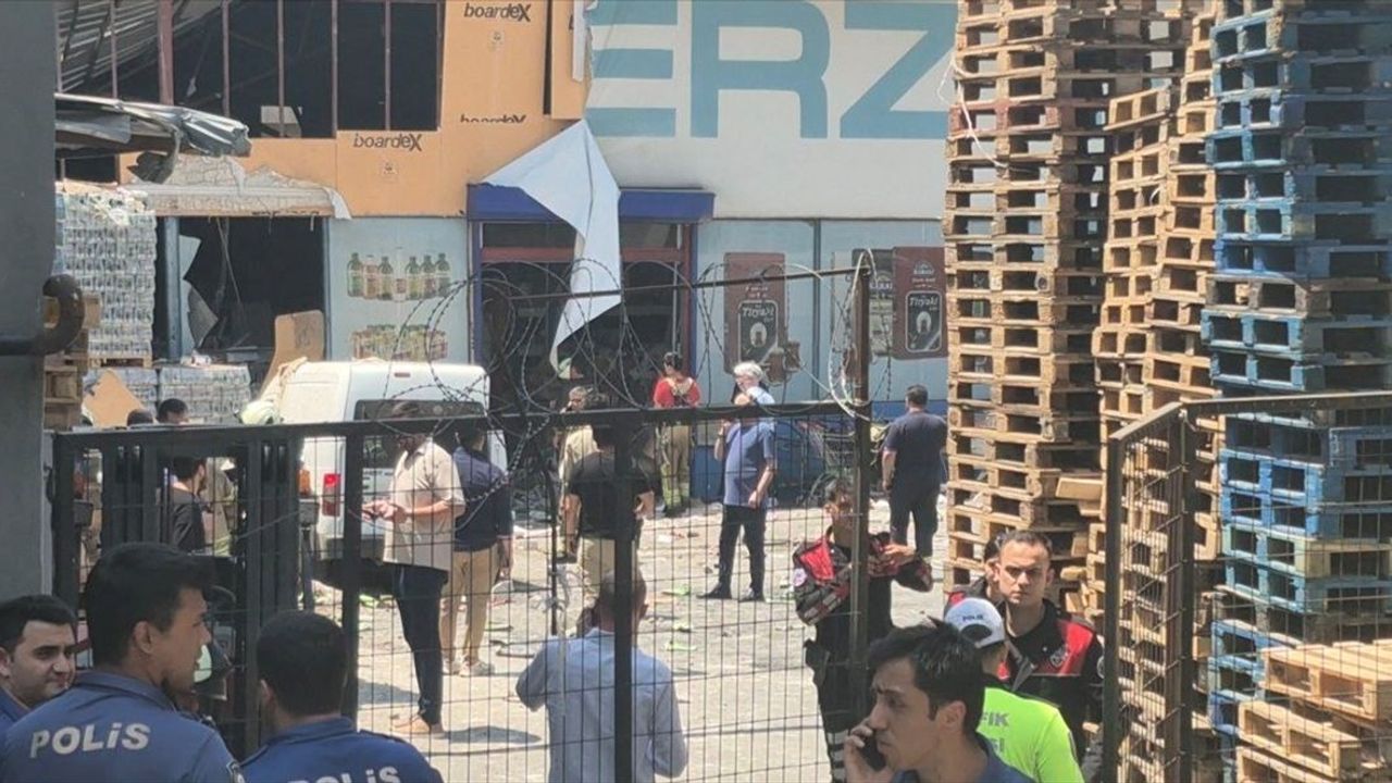 Güngören'de Tekstil Atölyesinde Patlama: Hasar Var