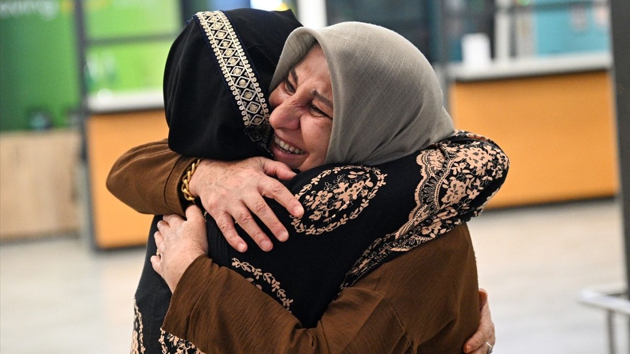 Hac İbadetini Tamamlayan Hacıların Kayseri'ye Dönüşü