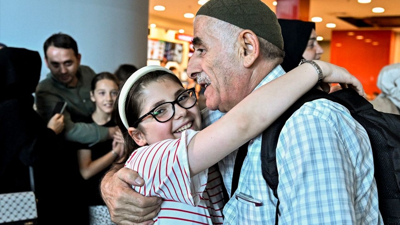 Hacılar Yurda Dönmeye Başladı