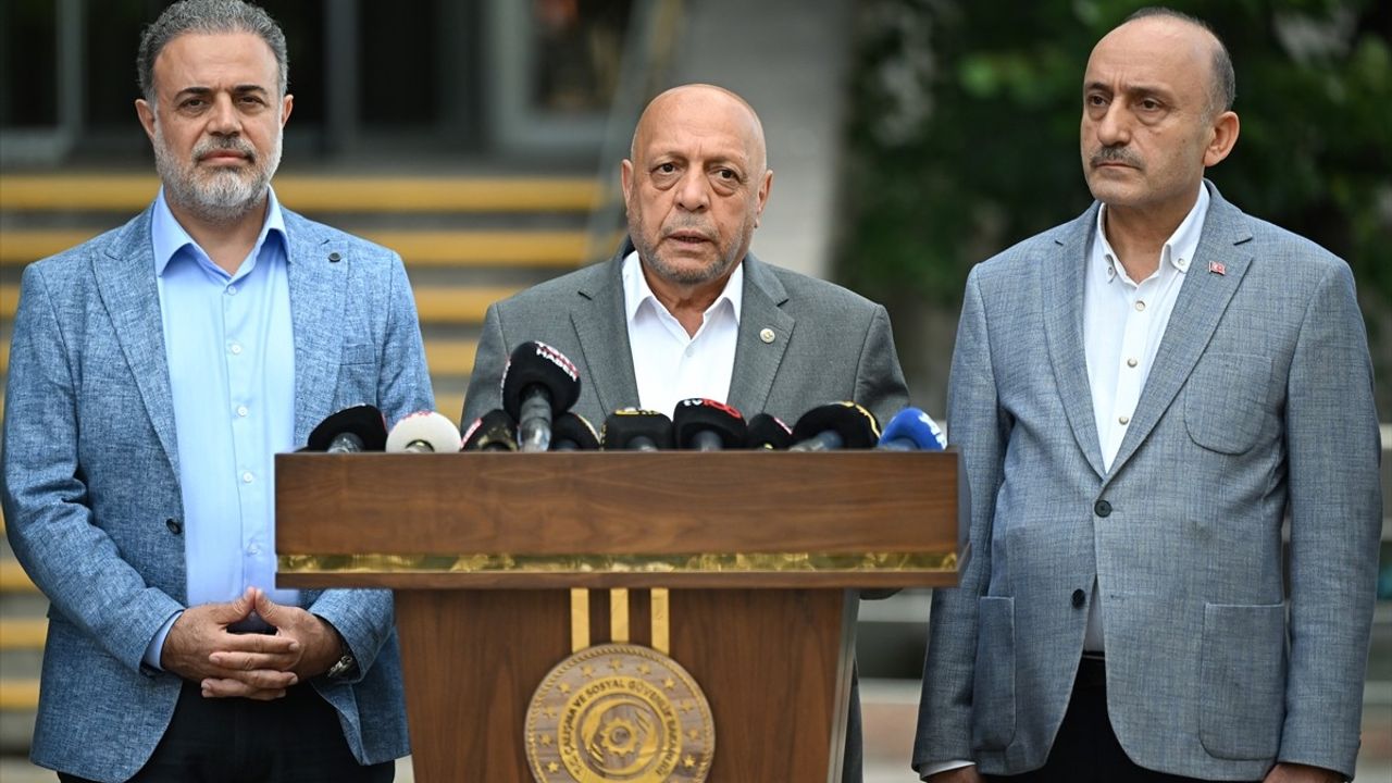 HAK-İŞ Başkanı Arslan'dan Kamu İşçilerine Zam Görüşmeleri Üzerine Önemli Açıklamalar