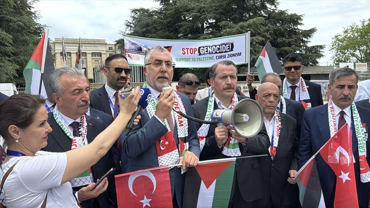 HAK-İŞ, Cenevre'de Filistin'e Destek Gösterisi Düzenledi