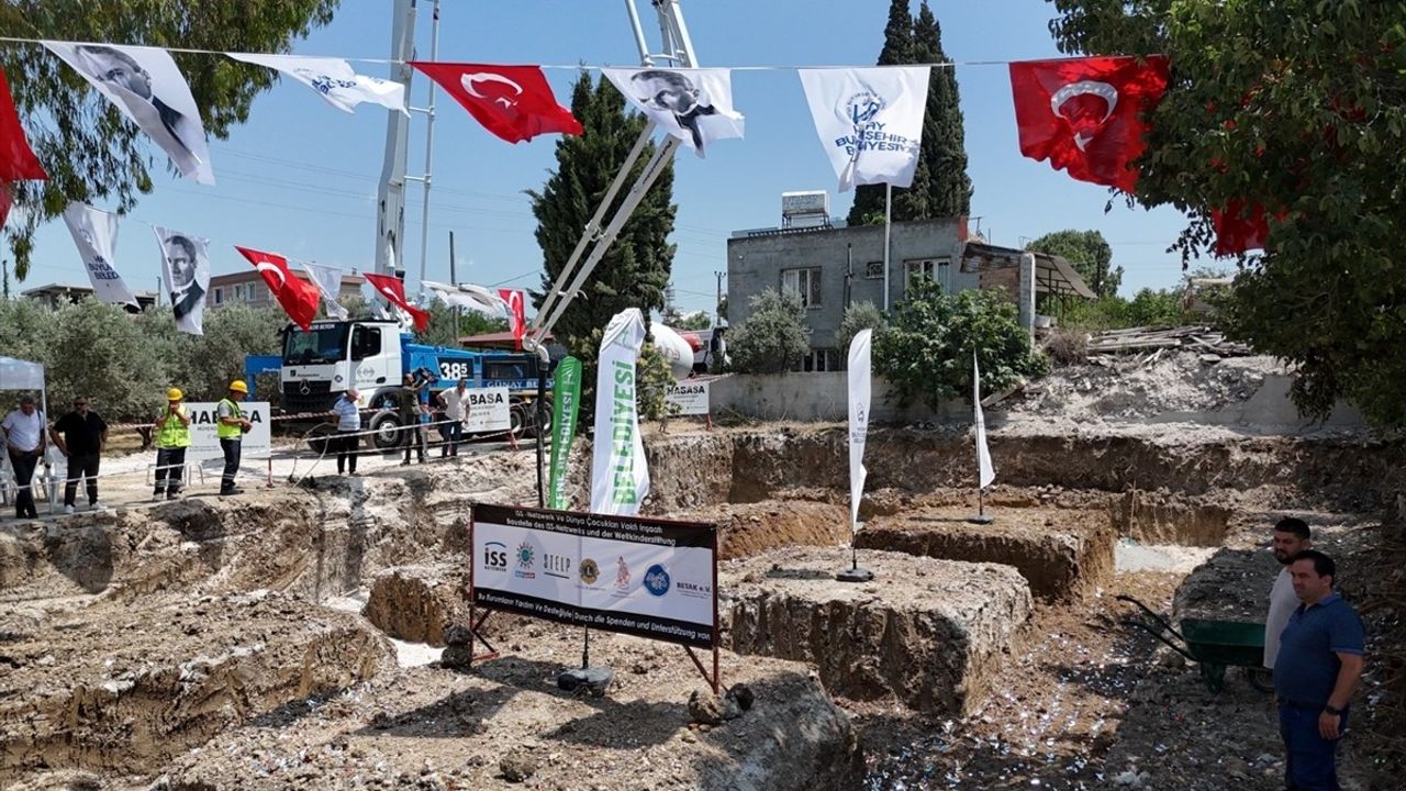 Hatay'da Bağışlarla Yapılacak Kreşin Temeli Atıldı