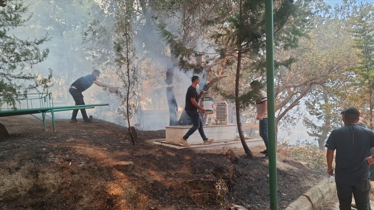 Hatay'da Orman Yangını: 200 Hane Tahliye Edildi