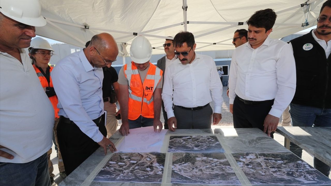 Hatay Defne'de 2.442 Afet Konutu ve Sosyal Donatı Alanları İnşaatı Devam Ediyor