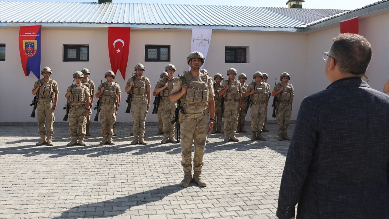 Iğdır Valisi Turan, Yenilenen Canderviş Karakolu'nu Ziyaret Etti