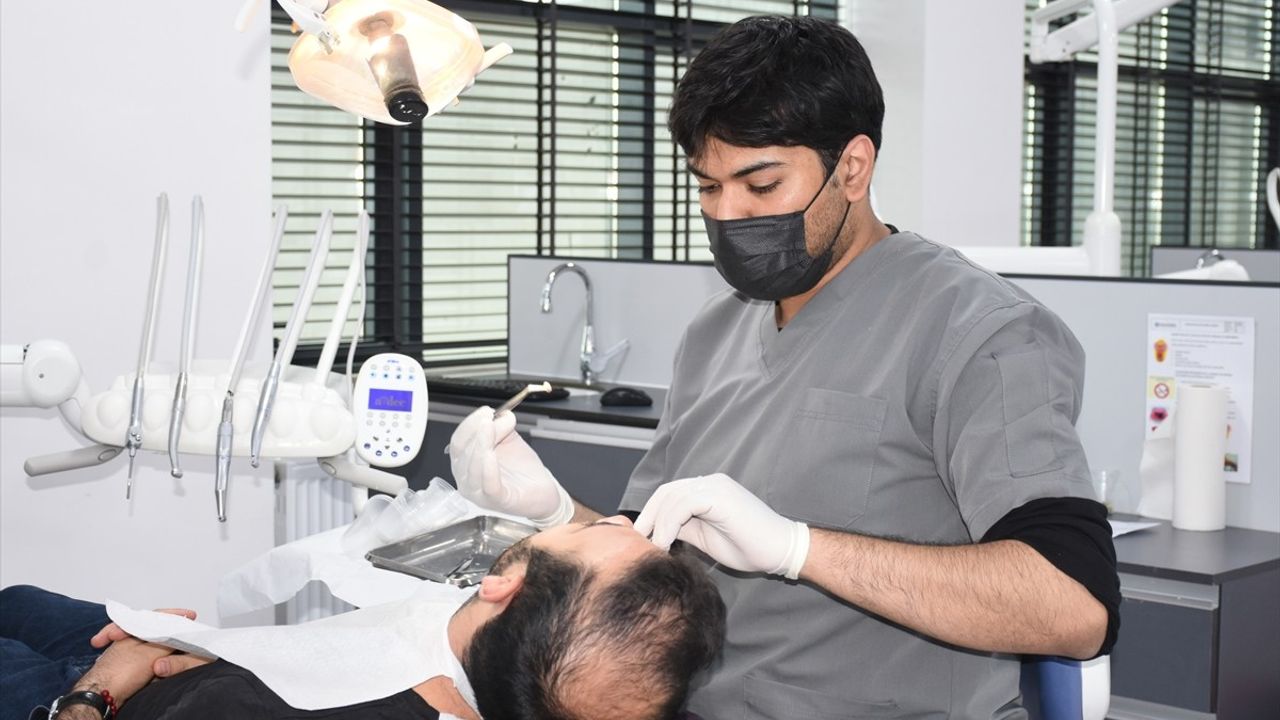 İnönü Üniversitesi Diş Hekimliği Fakültesi Yurt Dışından Hastalara da Hizmet Sunuyor