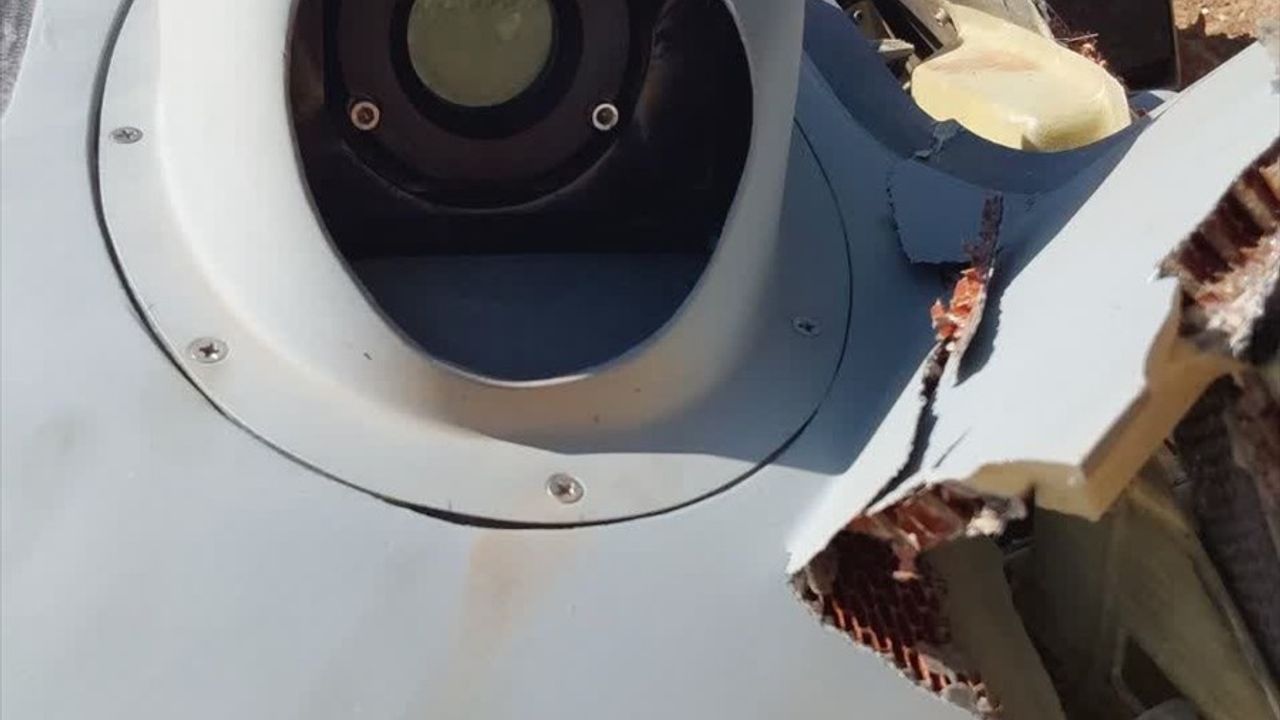 İran, Düşürülen İsrail SİHA'sının Görüntülerini Yayınladı