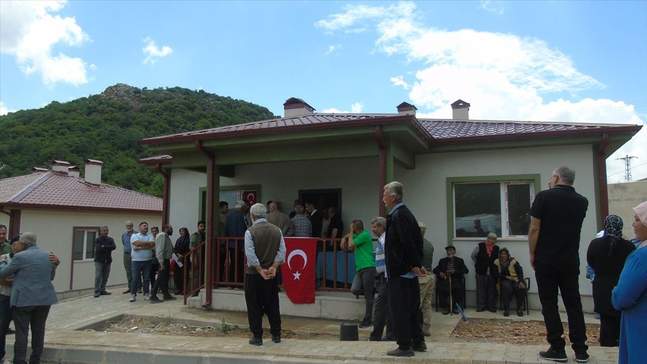 İslahiye'de 18 Yeni Kalıcı Konut Hak Sahiplerine Teslim Edildi