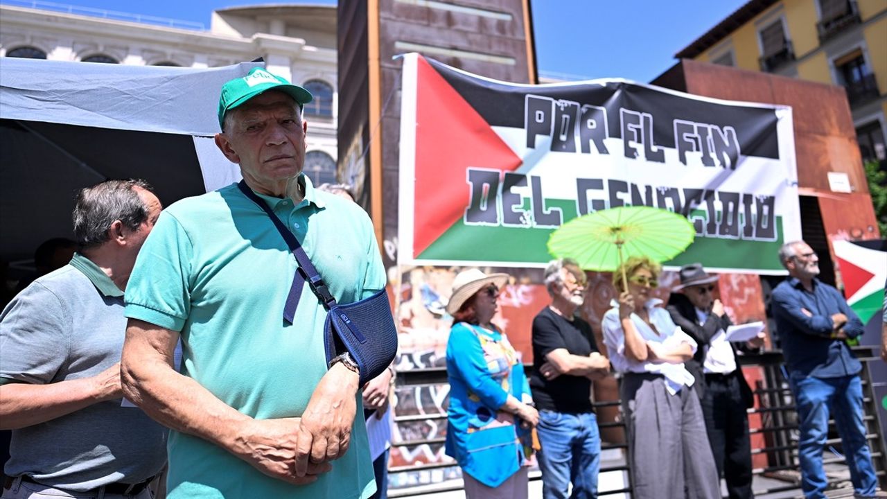 İspanya'da 125 Kentte Filistin'e Destek Gösterileri Düzenlendi