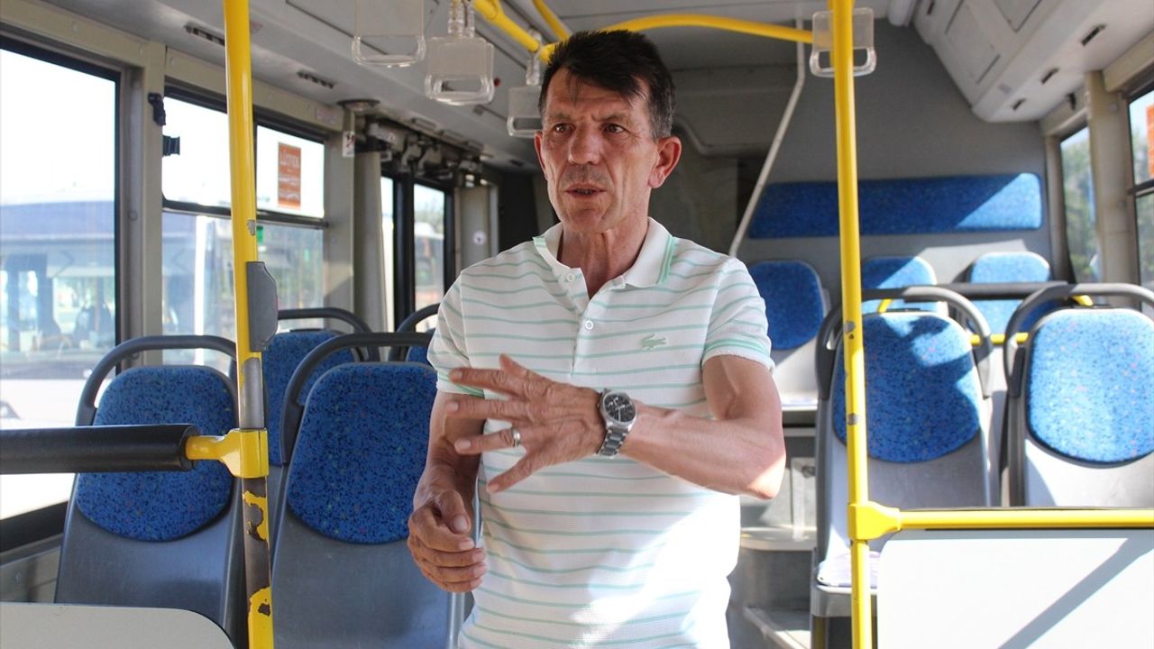 Isparta'da Kahraman Şoför, Fenalaşan Yolcuyu Hastaneye Ulaştırdı