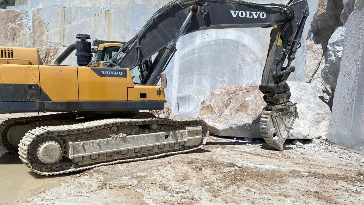 Isparta'da Mermer Ocağında Kaza: İşçi Hayatını Kaybetti