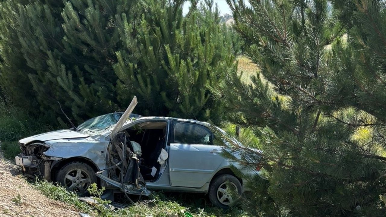 Isparta'da Otomobil Kazasında 1 Ölü, 1 Yaralı