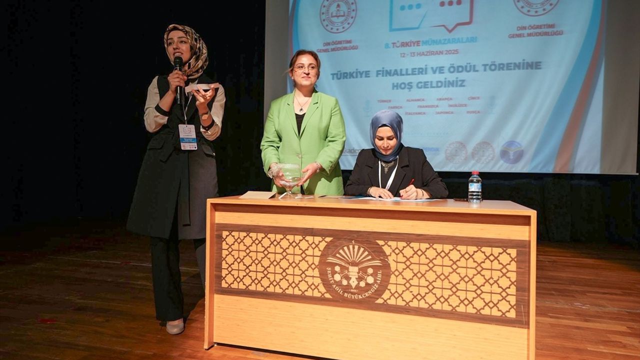 İstanbul'da 8. Türkiye Münazaraları 2025 Programı Başladı