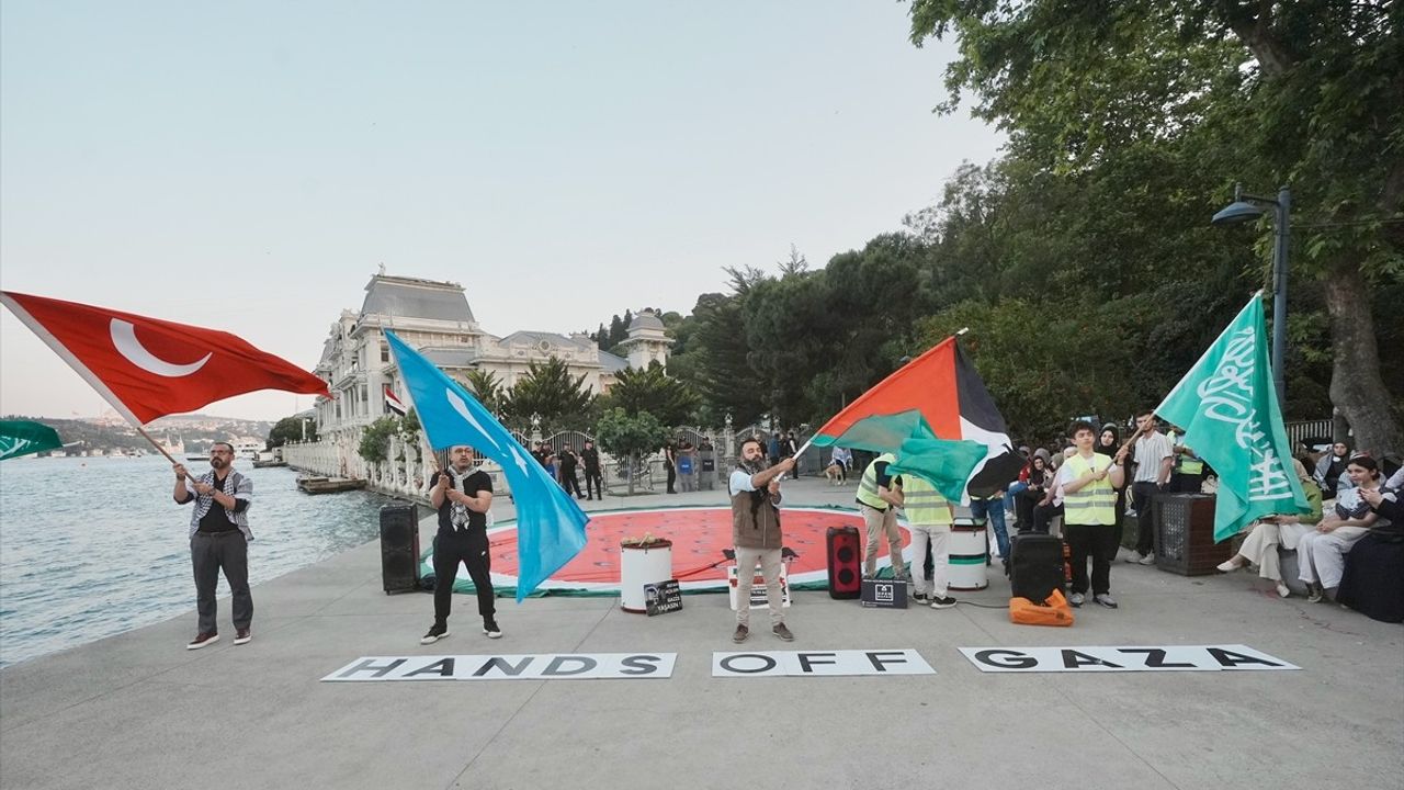 İstanbul'da Gazze İçin Nöbet Eylemi Başladı