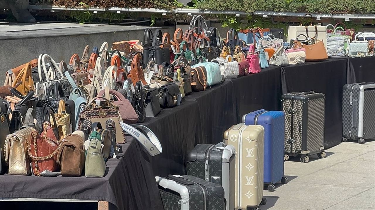 İstanbul'da Kaçak Çanta ve Saat Operasyonu: 3 Gözaltı