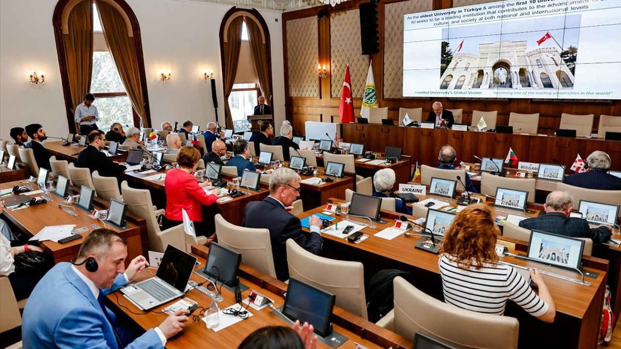İstanbul'da KEİPA Üye Devletleri Bilimler Akademileri Başkanları Toplandı