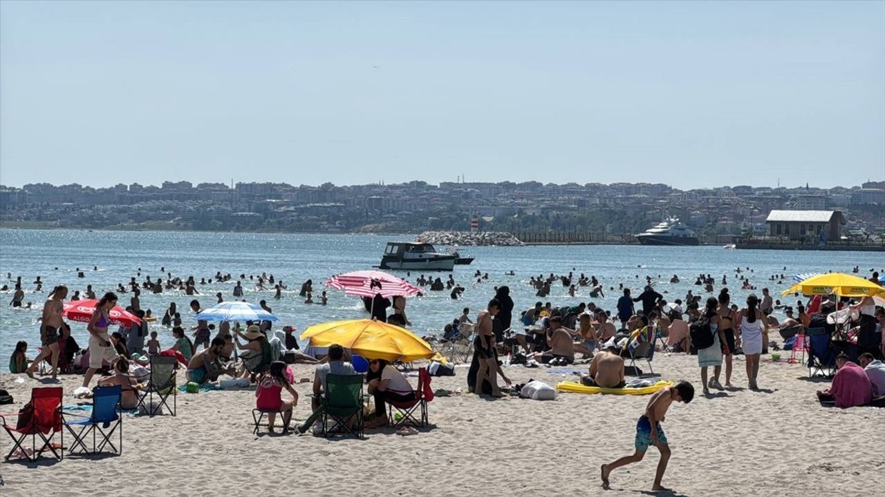 İstanbul'da Kurban Bayramı Coşkusu: Sahil ve Parklarda Yoğunluk