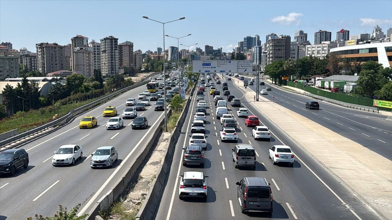 İstanbul'da Kurban Bayramı Trafik Yoğunluğu Tırmanıyor