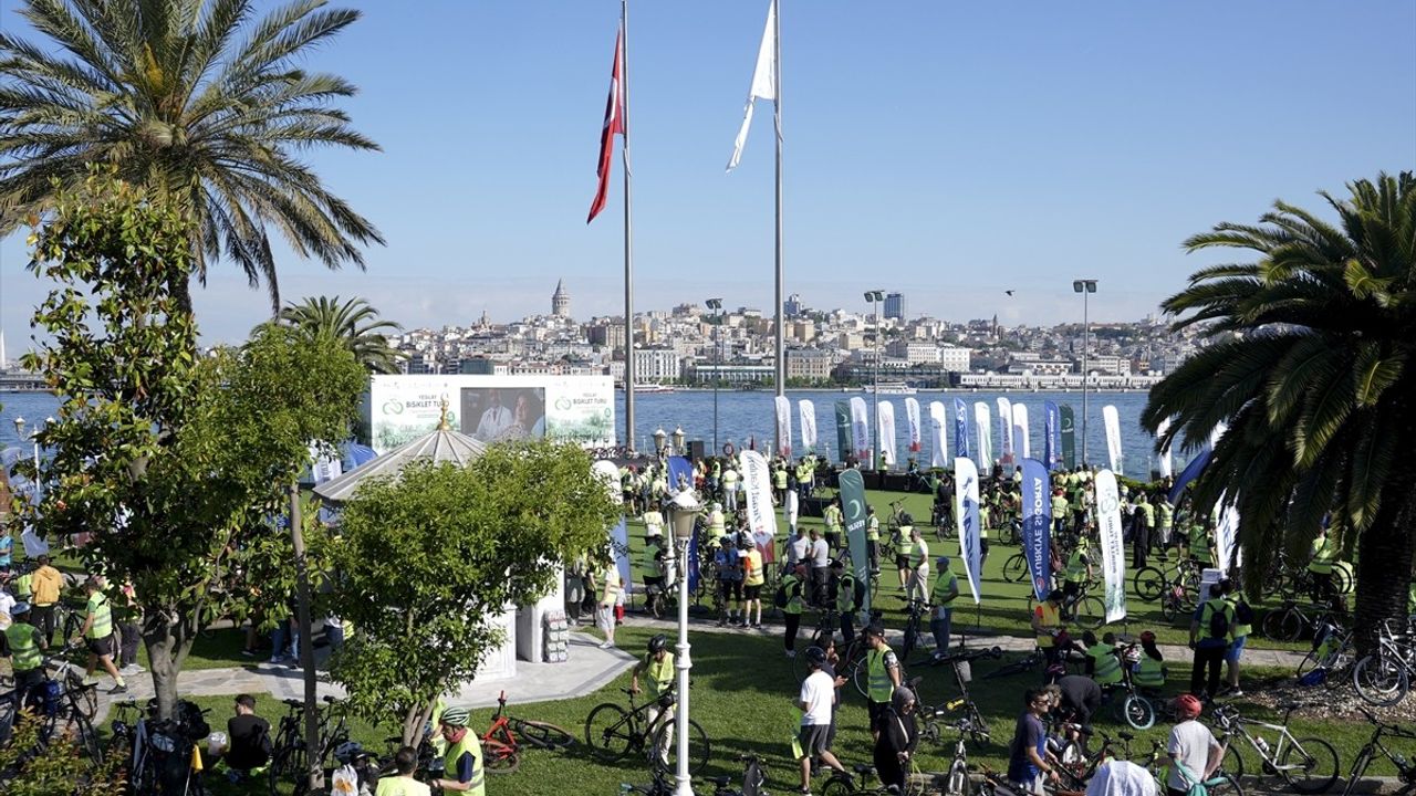 İstanbul'da Yeşilay Bisiklet Turu ile Sağlıklı Yaşam İçin Pedal Çevirildi
