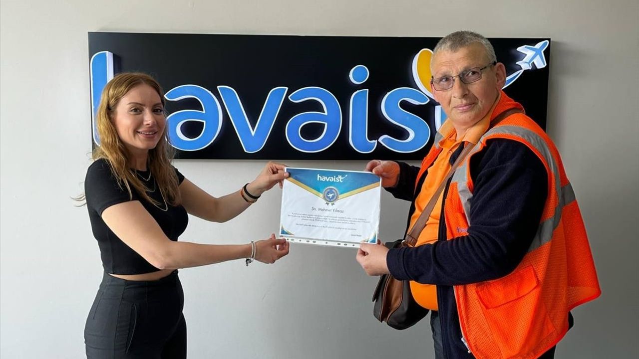 İstanbul Havalimanı'nda Unutulan Çanta Sahibine Ulaştırıldı