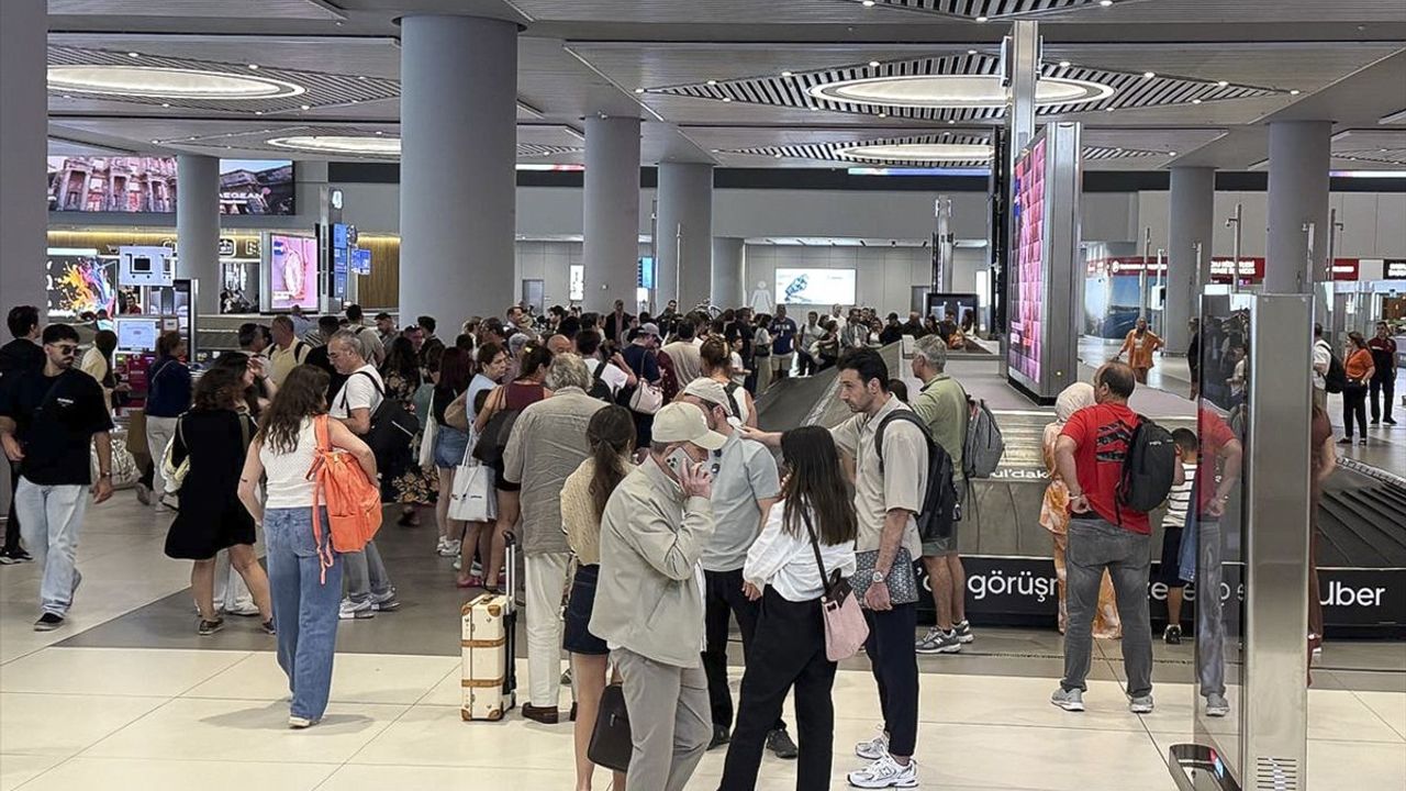İstanbul Havalimanlarında Kurban Bayramı Dönüş Yoğunluğu!