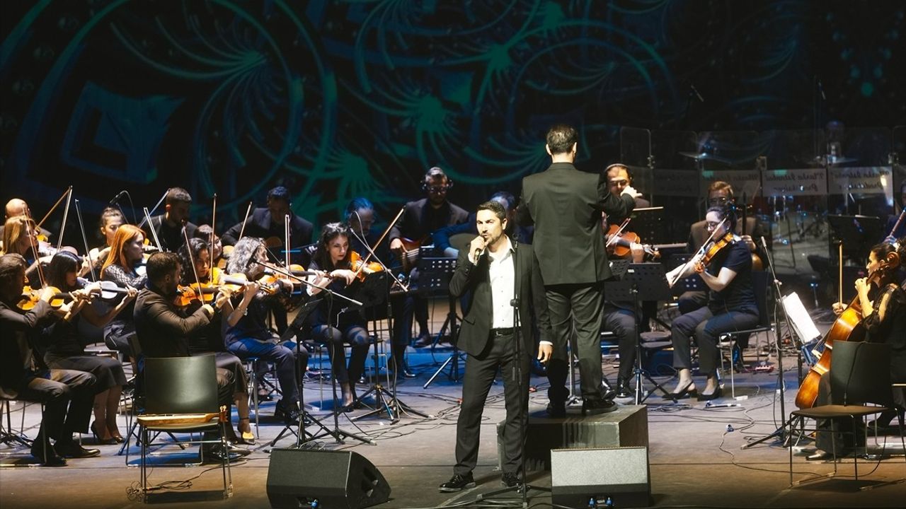 İstanbul Maarif Orkestrası ve Halk Dansları Topluluğu AKM'de Şahane Bir Gösteri Gerçekleştirdi!