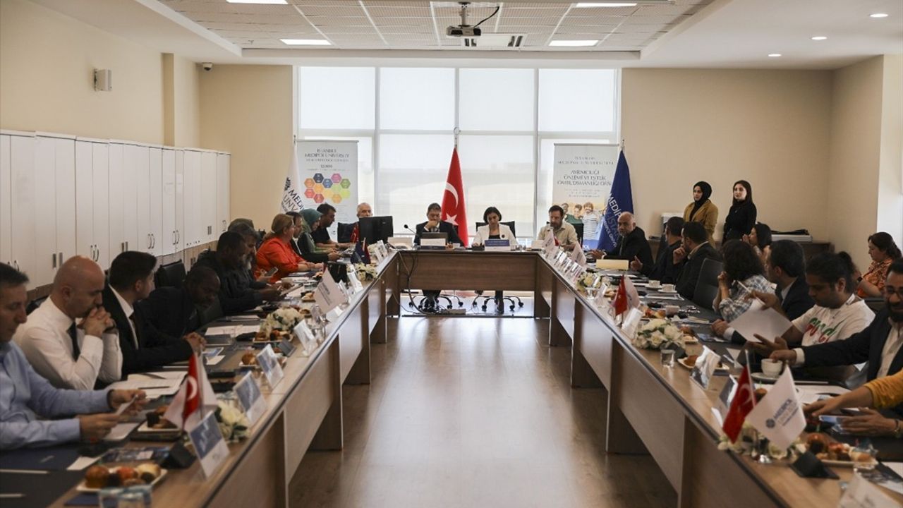 İstanbul Medipol Üniversitesi'nde Uluslararası Öğrenci Sorunları Ele Alındı