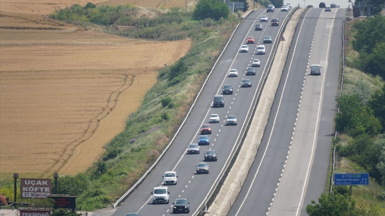 İstanbul-Tekirdağ Kara Yolunda Bayram Yoğunluğu