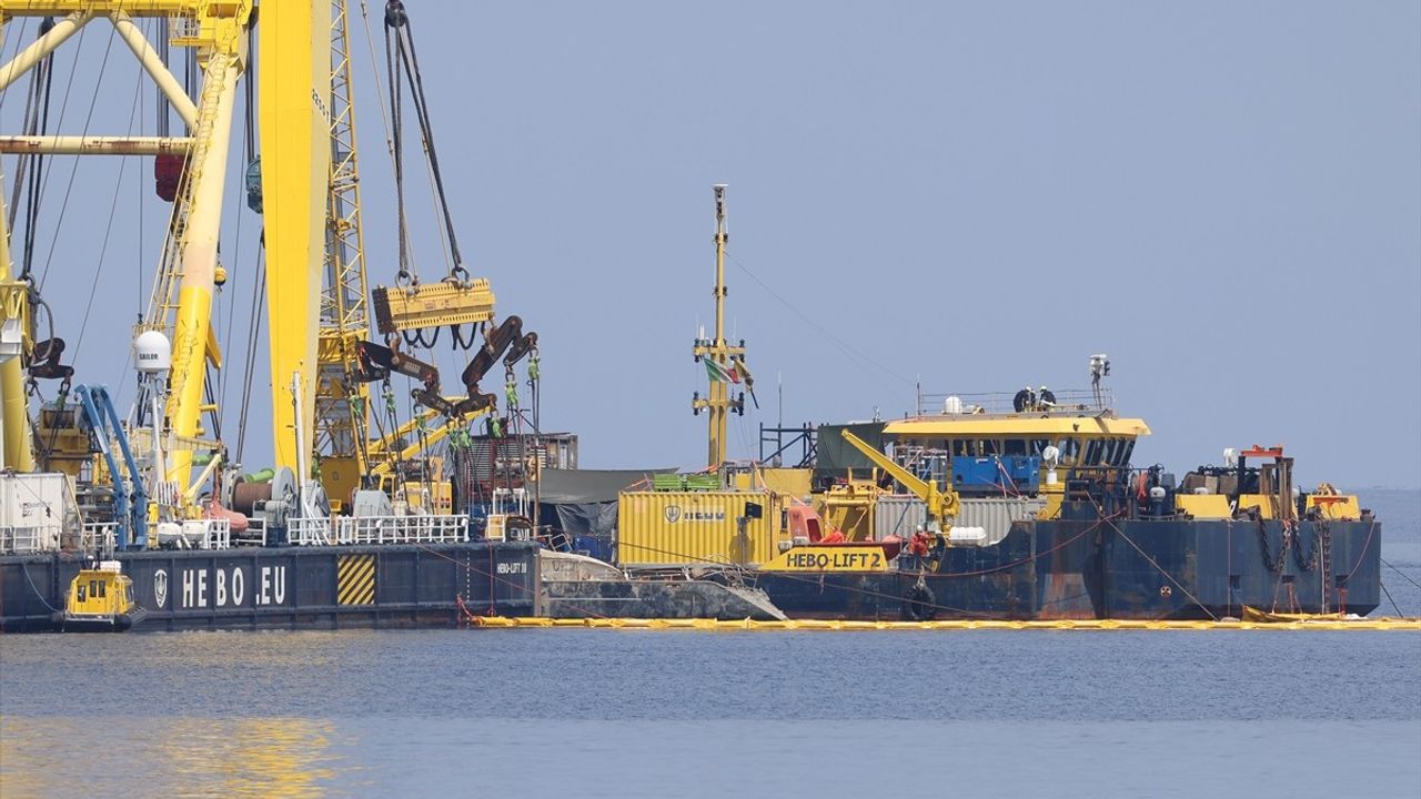 İtalya'da Yatan 'Bayesian'in Enkazı Çıkartılıp, Soruşturma Başlatıldı