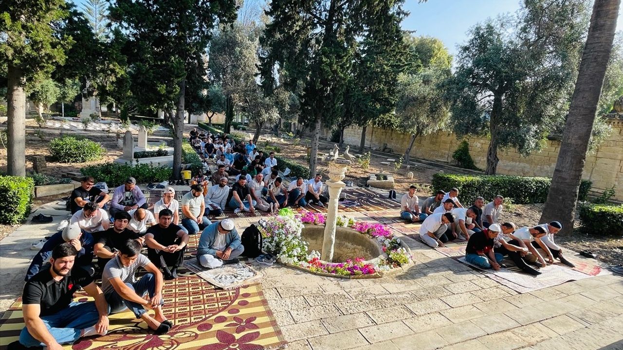 İtalya ve Malta'da Coşkulu Kurban Bayramı Namazı