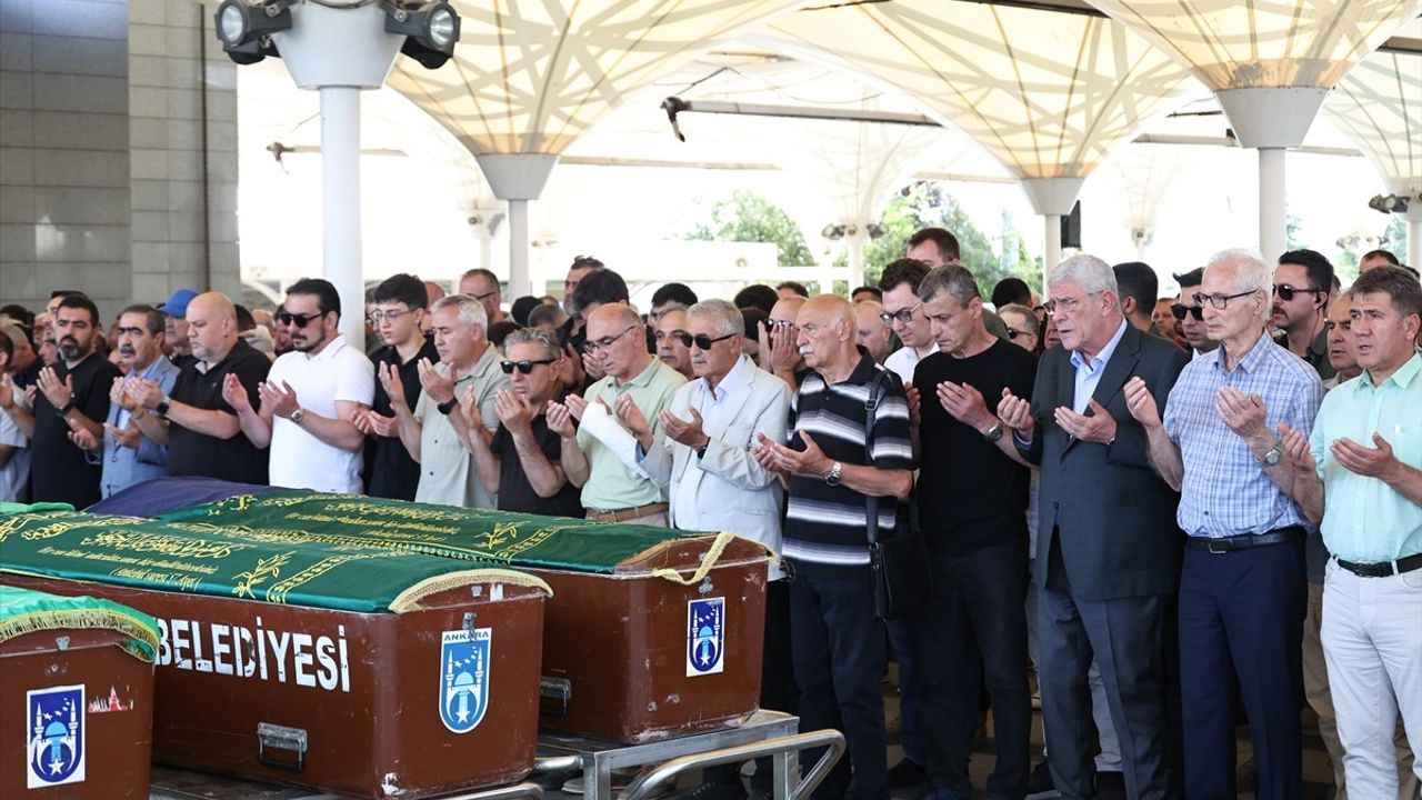 İYİ Parti Genel Başkanı Dervişoğlu, Öğretmen Sevil Şeker'in Cenaze Törenine Katıldı