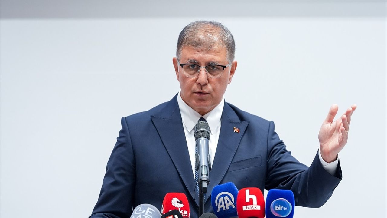 İzmir Büyükşehir Belediyesi'nde 1.030 İşçi İşten Çıkarılıyor