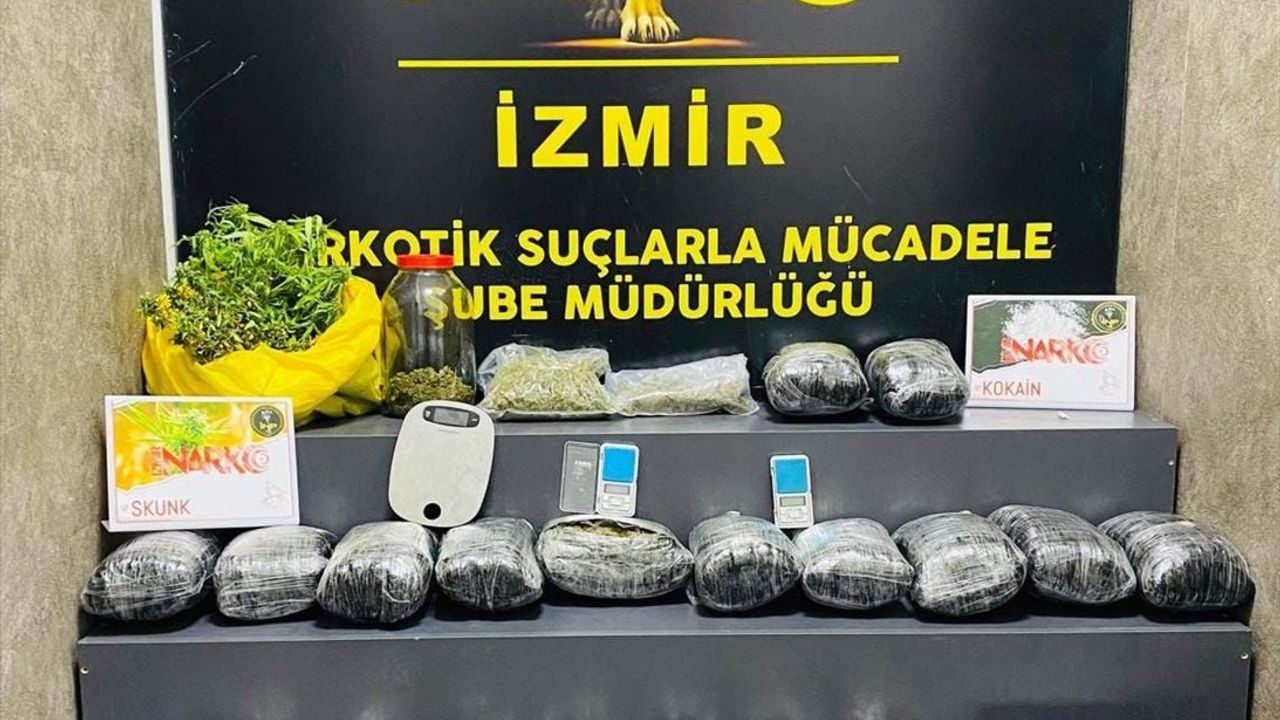 İzmir'de 22 Kilo Uyuşturucu Ele Geçirildi, 1 Tutuklama