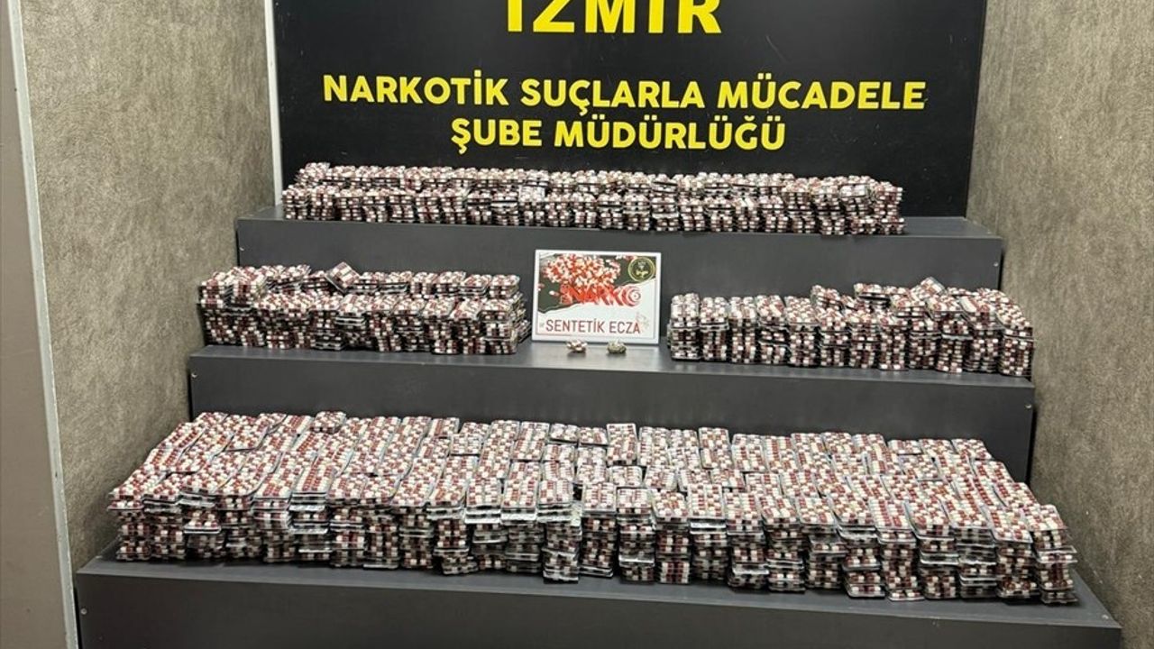 İzmir'de 79 Bin 854 Sentetik Ecza Hapı Ele Geçirildi