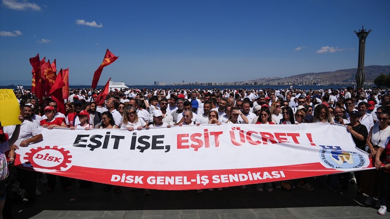 İzmir'de Grevdeki İşçiler: Cemil Tugay 'Grev Kırıcılığı' Yapıyor