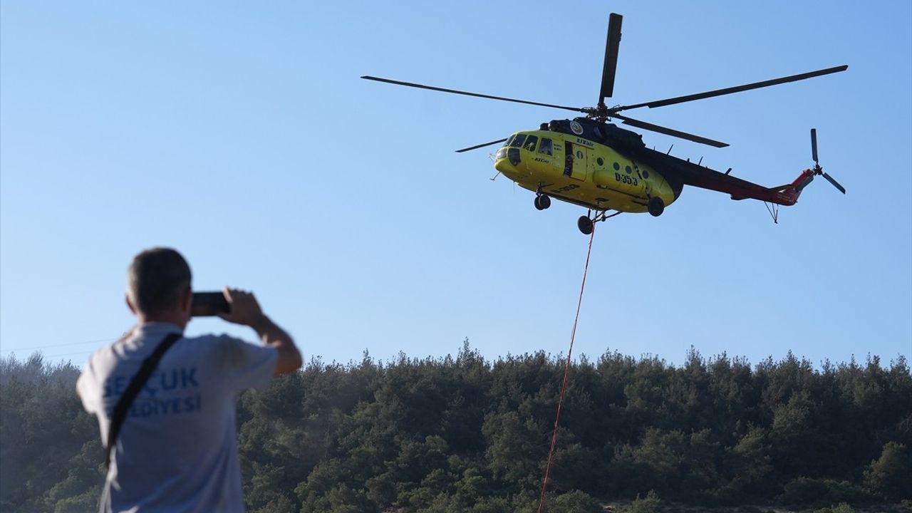 İzmir'deki Orman Yangını Kontrol Altına Alındı