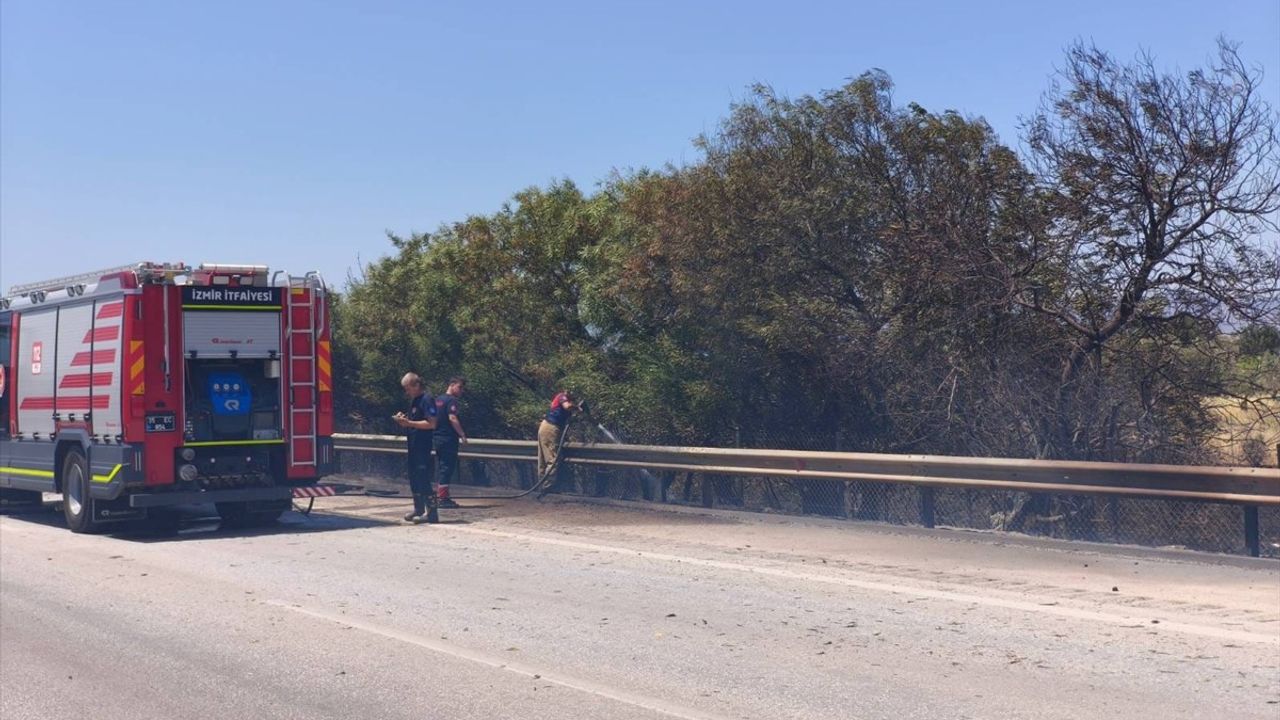 İzmir'deki Zeytinlik Yangını Kontrol Altına Alındı