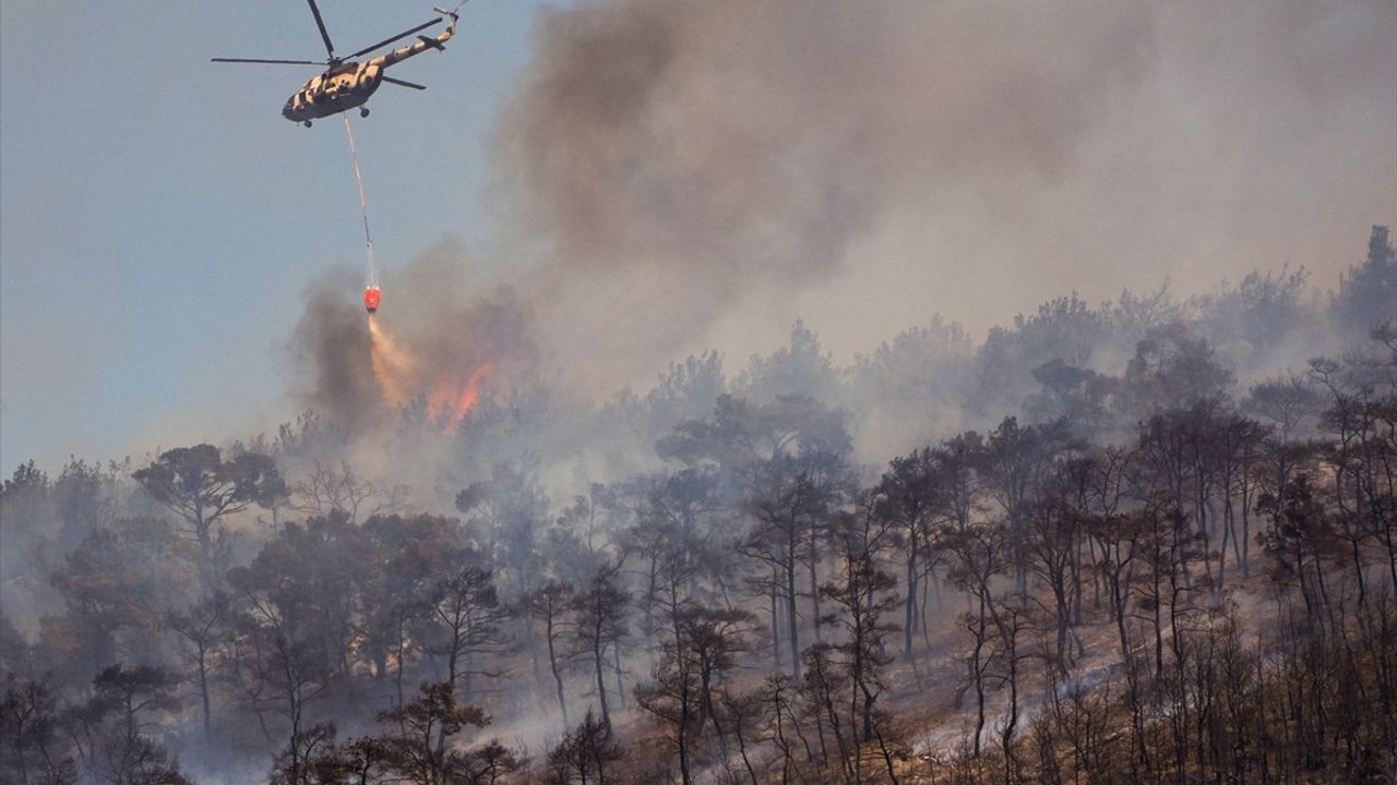 İzmir Foça'da Orman Yangını Kontrol Altına Alındı