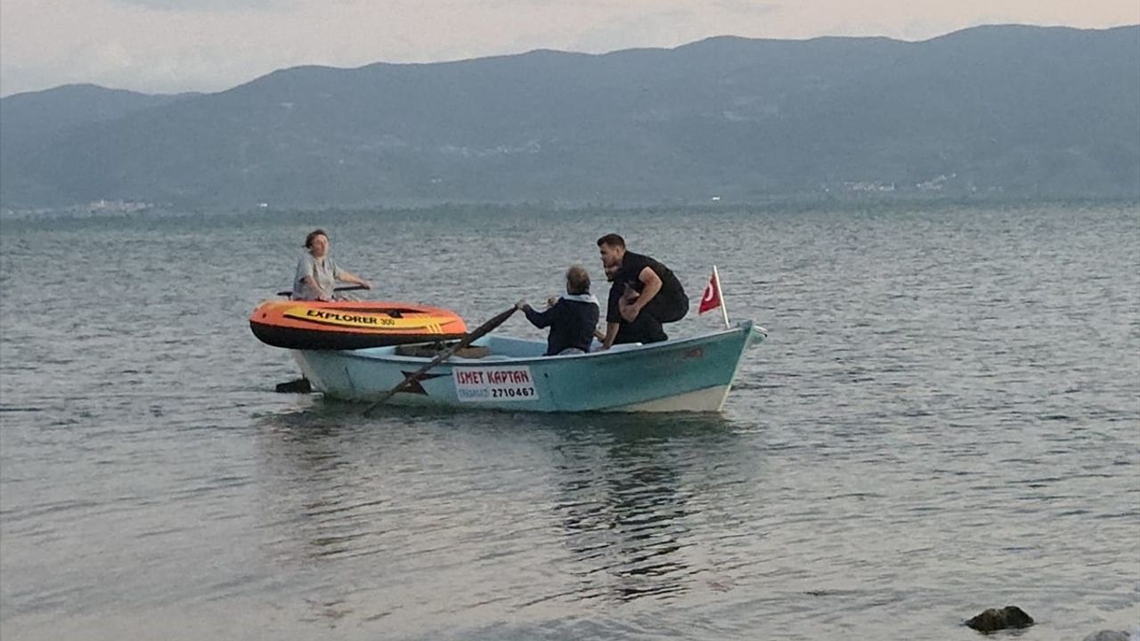 İznik Gölü'nde Botla Mahsur Kalan Kişi Kurtarıldı