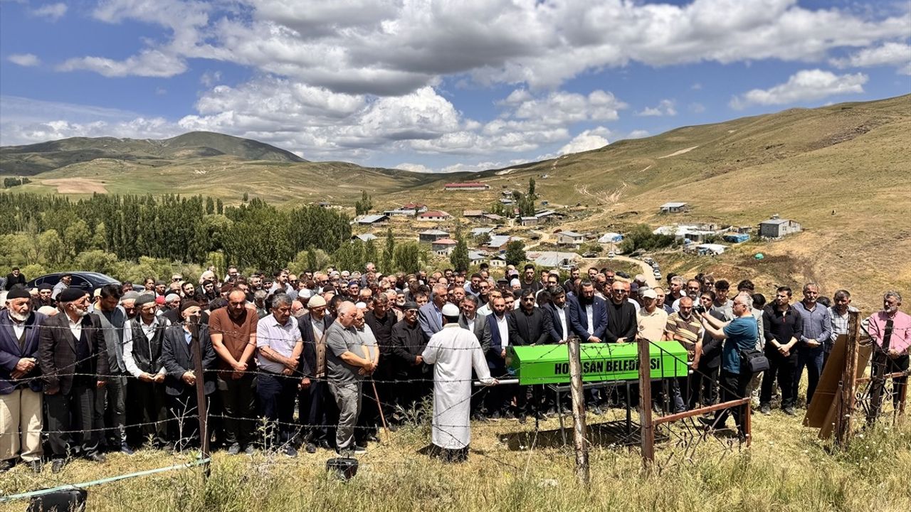 Kadir Canpolat'ın Cenazesi Erzurum'da Defnedildi