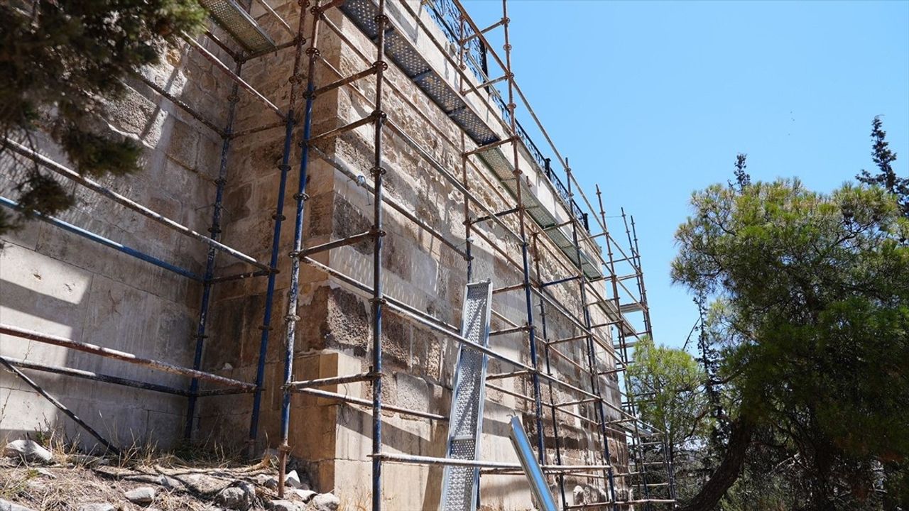 Kahramanmaraş Kalesi'nde Heyecan Verici Restorasyon Başladı